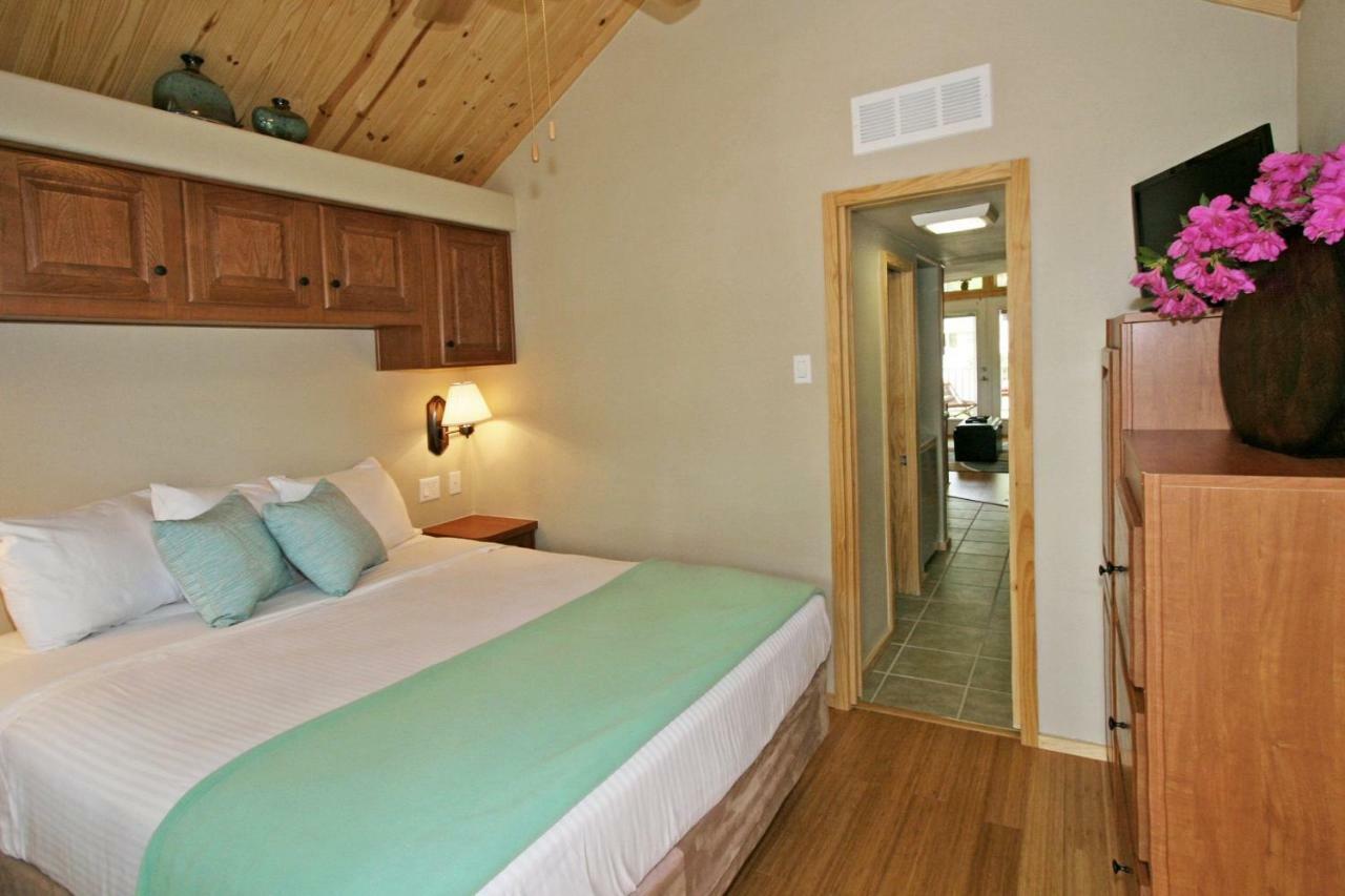 Live Oak Landing Hotel Freeport Eksteriør billede